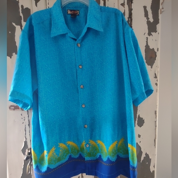 100% Polyester button down - Picture 1 of 7